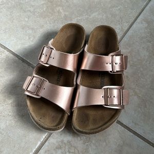 Kids Birkenstocks Rose Gold size 33